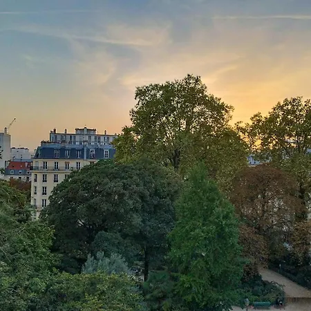 Apartment Spacious Nest Facing Square Maurice Gardette *