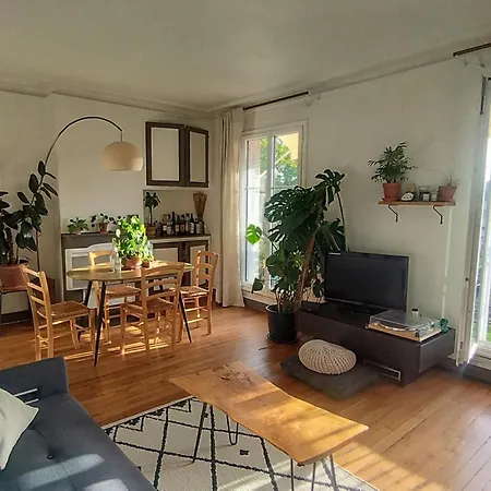 Spacious Nest Facing Square Maurice Gardette Paris